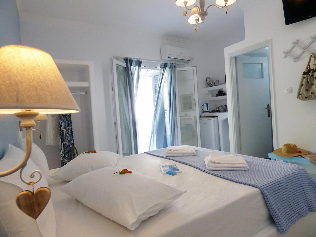 Tasoula Guest House Adámas Eksteriør bilde