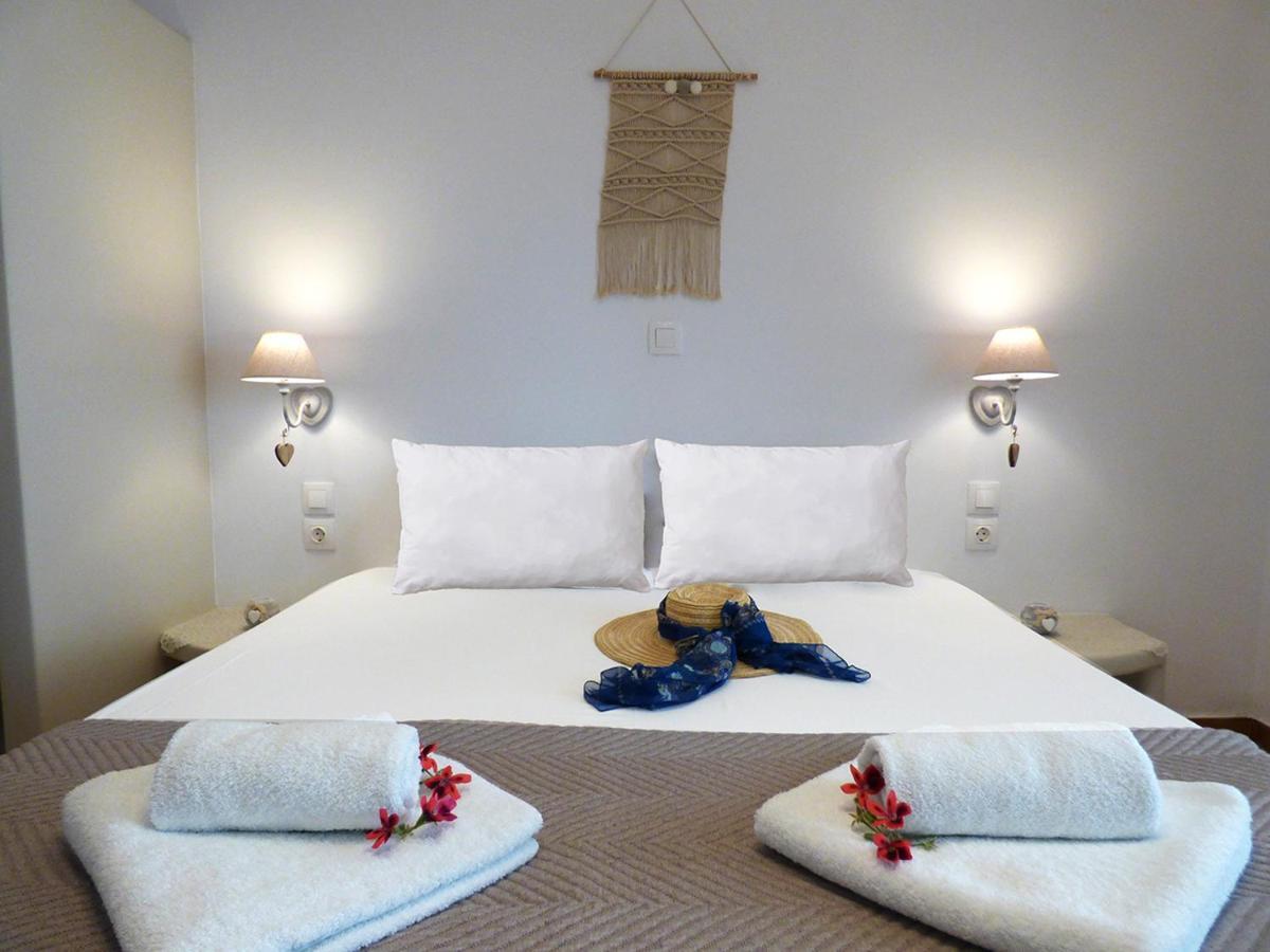 Tasoula Guest House Adámas Eksteriør bilde