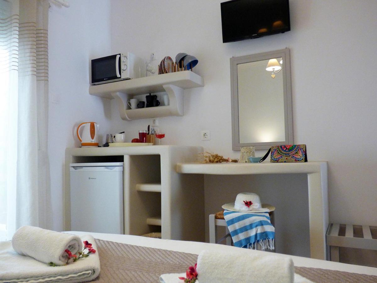 Tasoula Guest House Adámas Eksteriør bilde